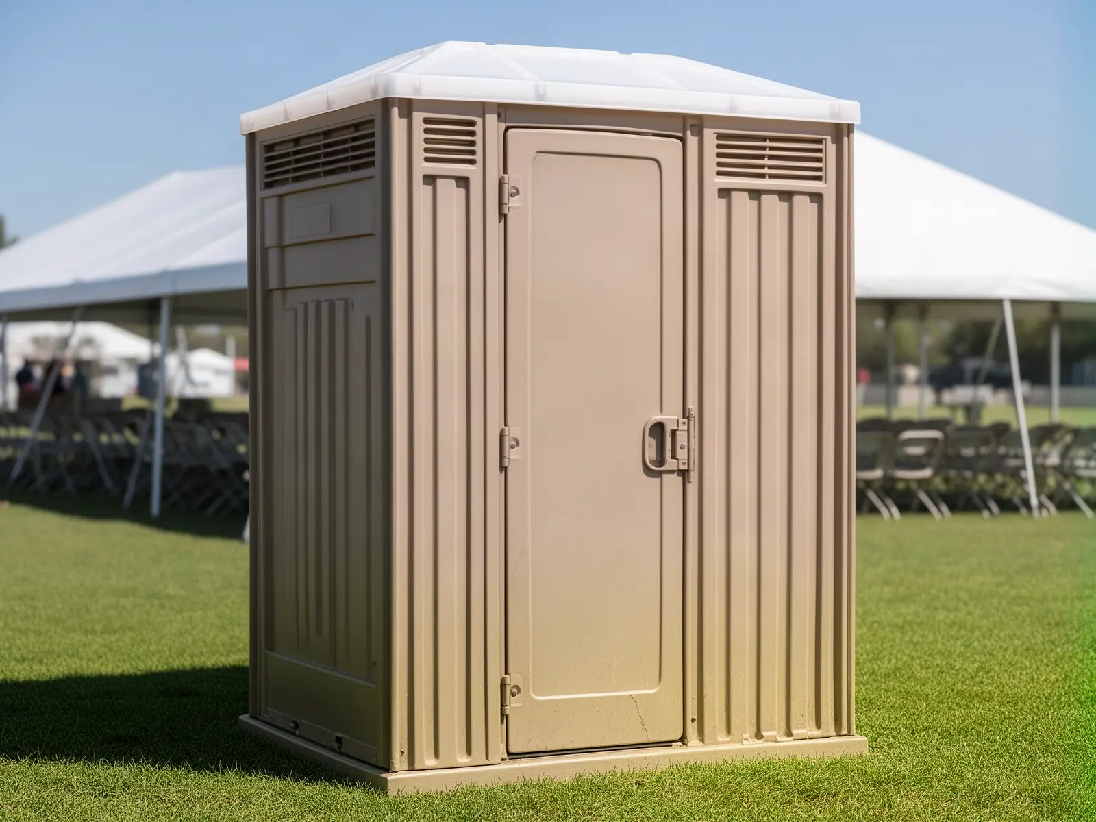Clean porta potty unit from JR & Sons Portable Toilet Rental in Seattle, WA